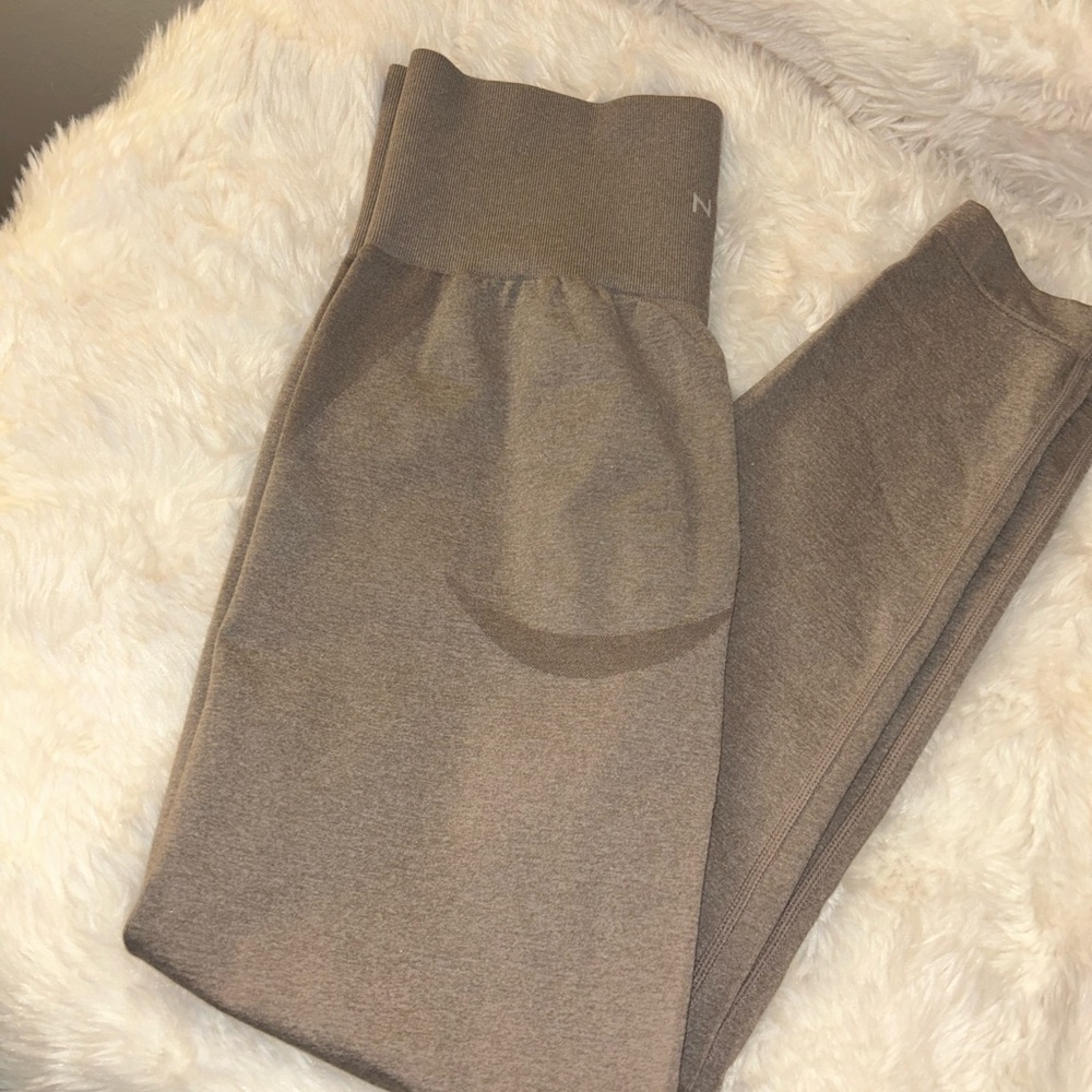 NVGTN taupe seamless leggings